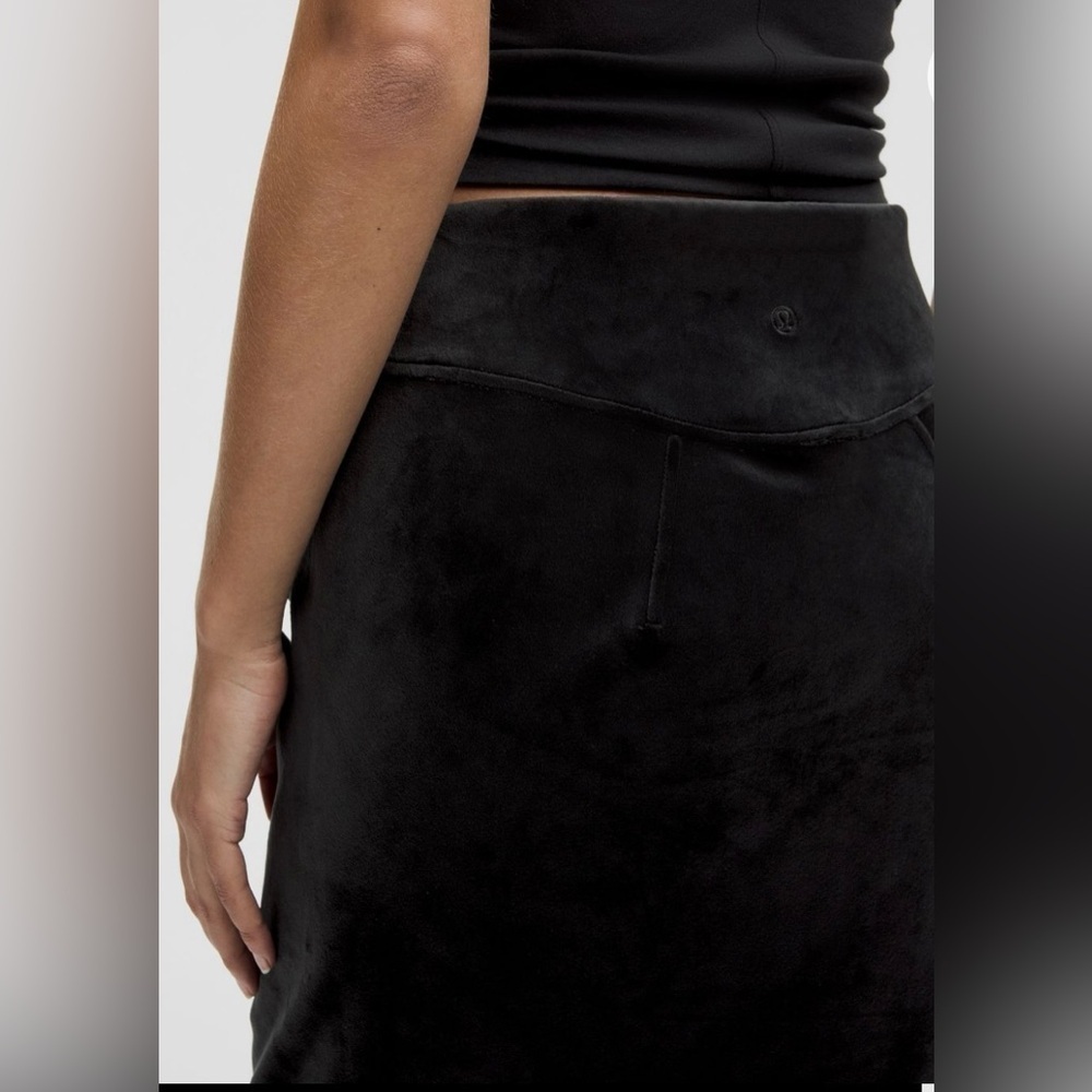 Lululemon Scuba HR Mini Skirt Velvet Size M NWT